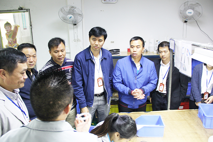 東莞市石碣鎮政府領導一行蒞臨東晟密封公司總部參觀指導工作現場