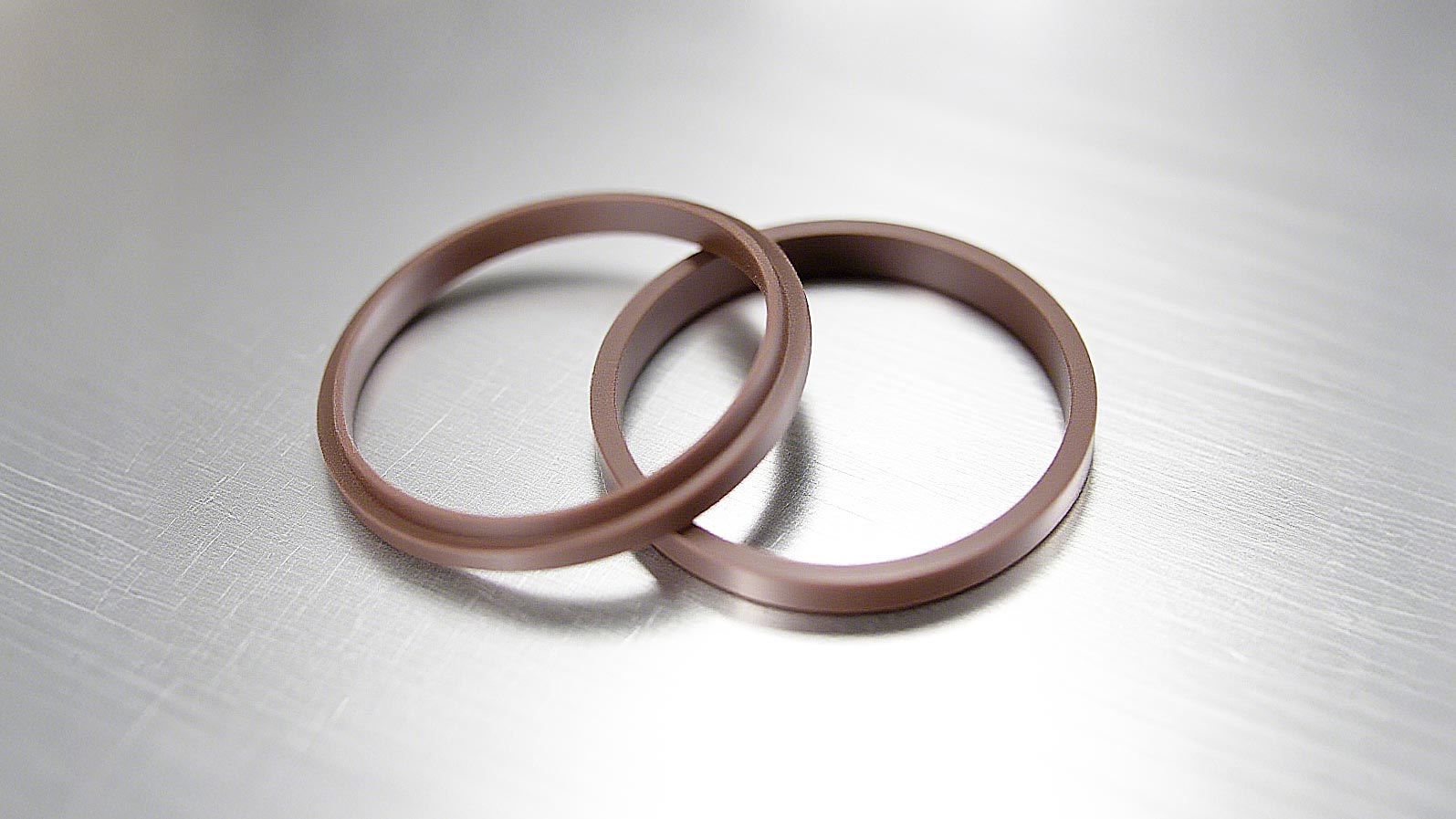 氟橡膠防塵圈dsh---是由氟橡膠密封件材料制成的防塵圈（-防塵密封圈）的一類密封件哦！-(4)2